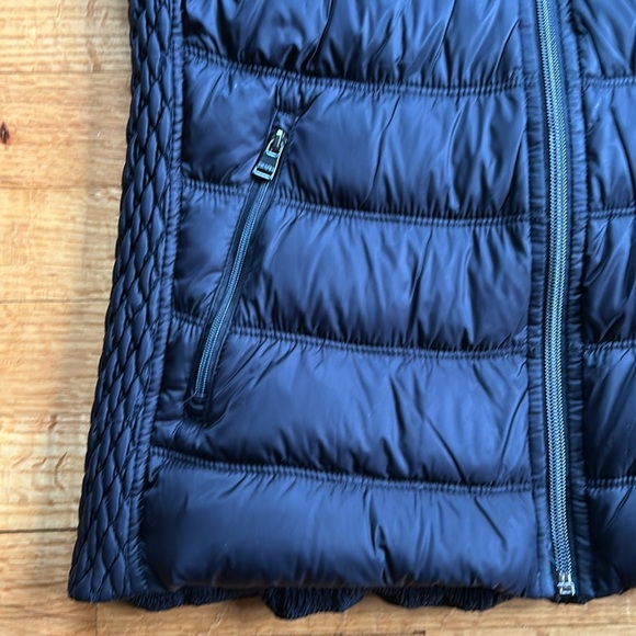 Calvin Klein Performance Women's Black Stretchy Quilted Vest Medium Down Filled - Picture 3 of 10